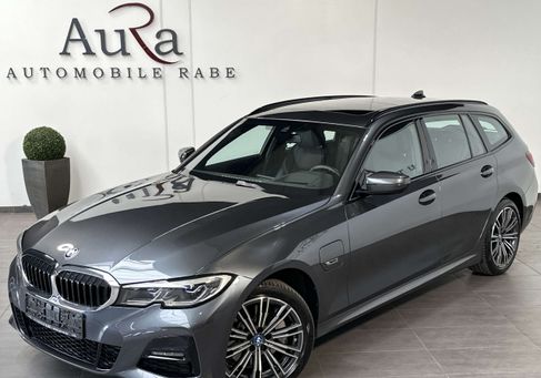 BMW 330, 2022 2