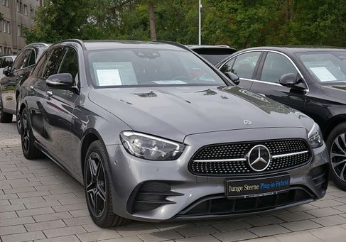 Mercedes-Benz E 300, 2023 2