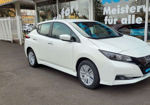 Nissan Leaf, 2022 3