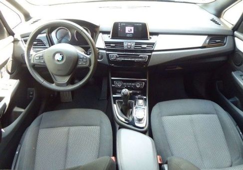 BMW 216, 2020