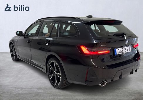 BMW 330, 2025
