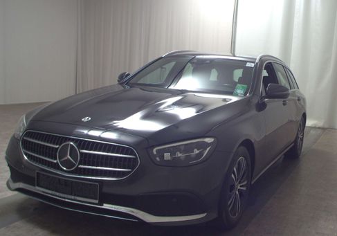 Mercedes-Benz E 220, 2022