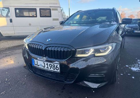 BMW 330, 2019