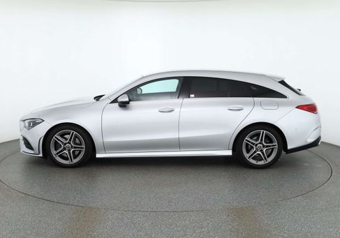 Mercedes-Benz CLA 200, 2022