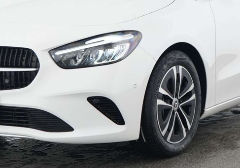 Mercedes-Benz B 180, 2025