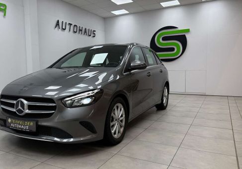Mercedes-Benz B 180, 2020