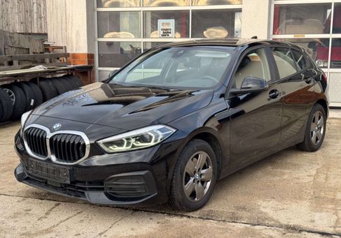 BMW 118, 2021