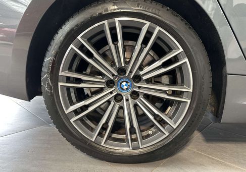 BMW 330, 2022 3