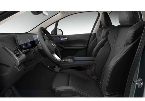 BMW 220, 2025 3