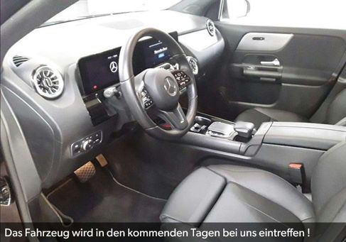 Mercedes-Benz GLA 180, 2023