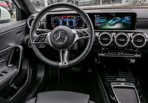 Mercedes-Benz A 200, 2025