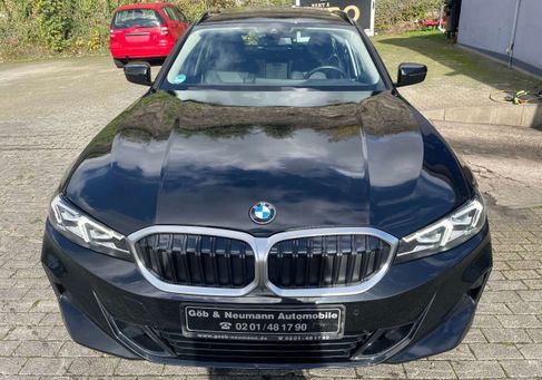 BMW 330, 2022