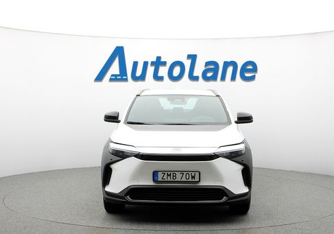 Toyota bZ4X, 2024 3
