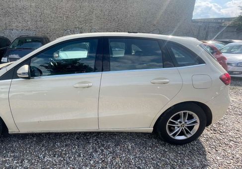 Mercedes-Benz B 180, 2020