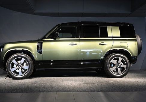 Land Rover Defender, 2026