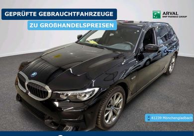 BMW 330, 2022