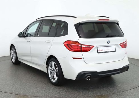 BMW 218, 2022 3