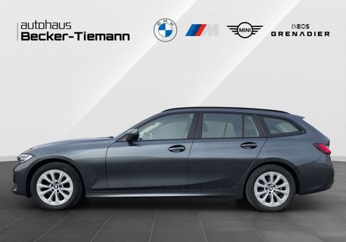 BMW 318, 2022
