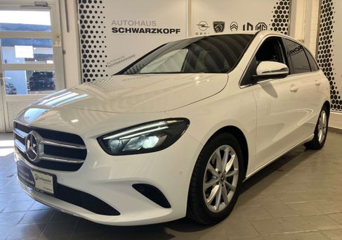 Mercedes-Benz B 200, 2022