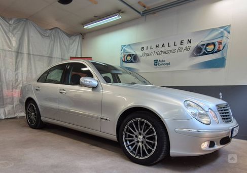 Mercedes-Benz E 240, 2003