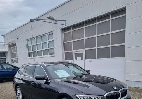BMW 318, 2022