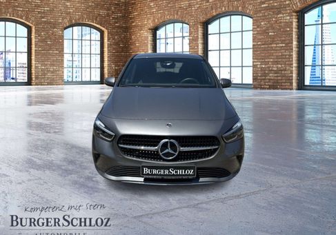 Mercedes-Benz B 180, 2025