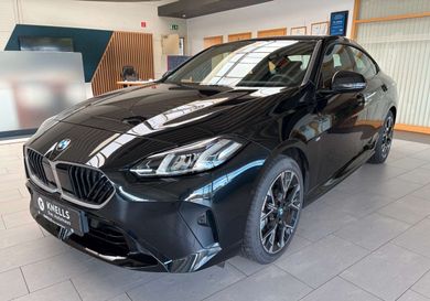 BMW 220, 2025