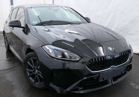 BMW 120, 2025