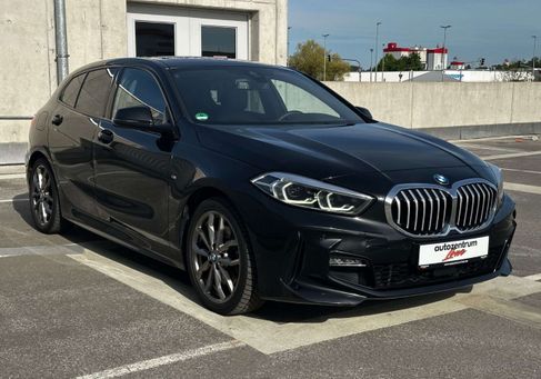 BMW 120, 2023