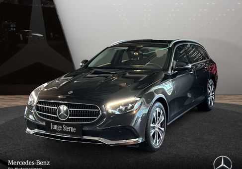 Mercedes-Benz E 300, 2022