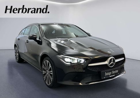 Mercedes-Benz CLA 200, 2022