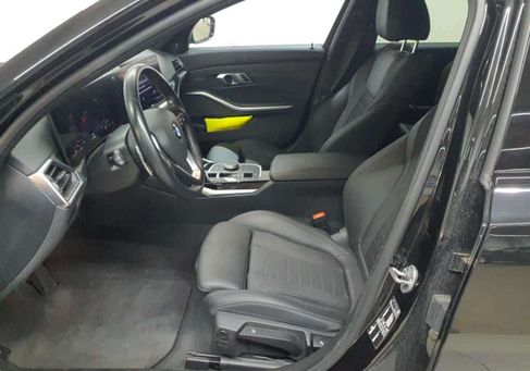BMW 318, 2023