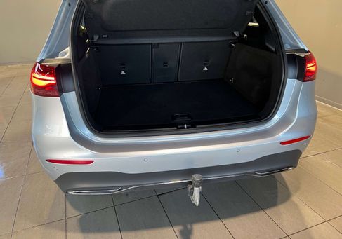 Mercedes-Benz B 180, 2025