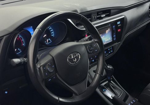 Toyota Auris Touring Sports, 2017