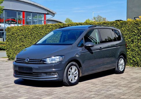 Volkswagen Touran, 2021 3