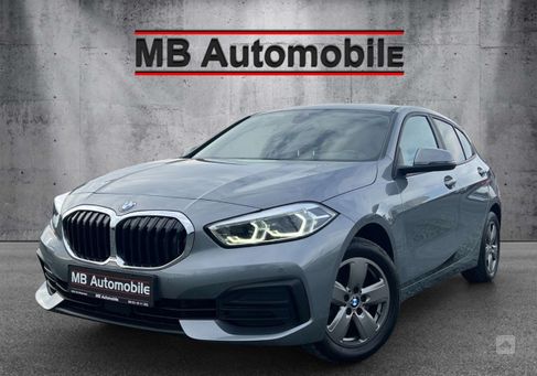 BMW 118, 2022