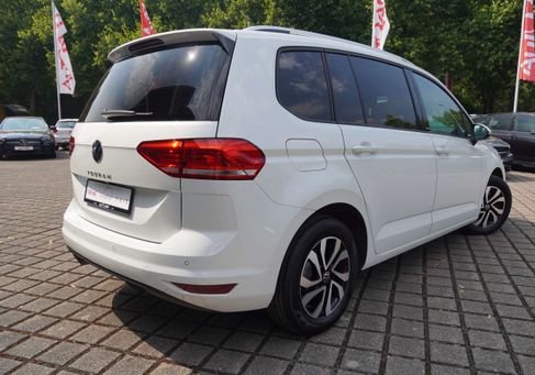 Volkswagen Touran, 2021 3