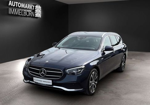 Mercedes-Benz E 300, 2022 3