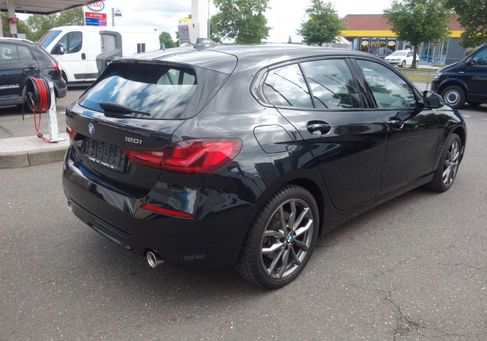 BMW 120, 2023