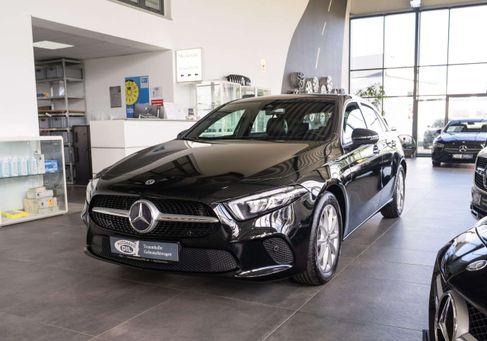 Mercedes-Benz A 220, 2018 3