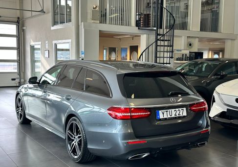 Mercedes-Benz E 220, 2018 3