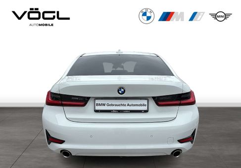 BMW 330, 2020