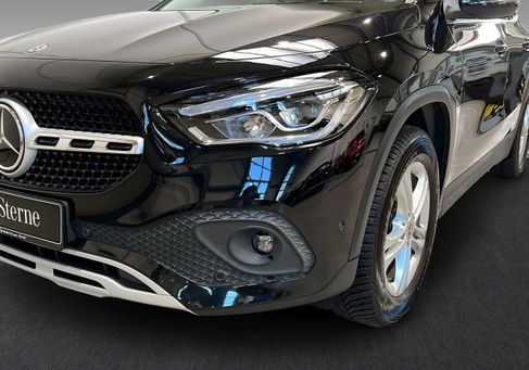 Mercedes-Benz GLA 200, 2023 3