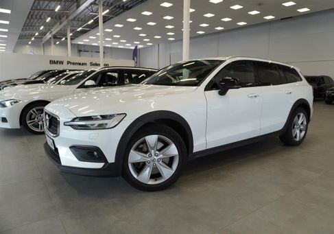 Volvo V60 Cross Country, 2023