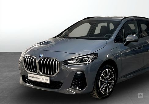BMW 230, 2025