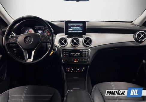 Mercedes-Benz GLA 220, 2015