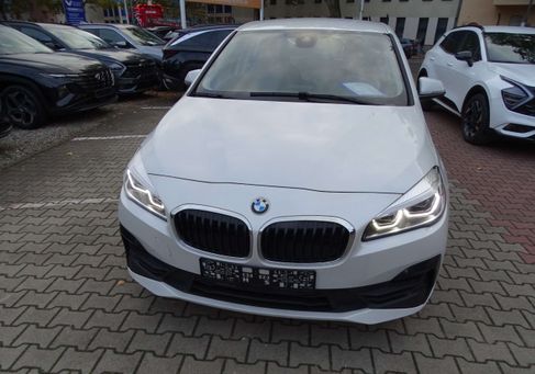 BMW 216, 2021