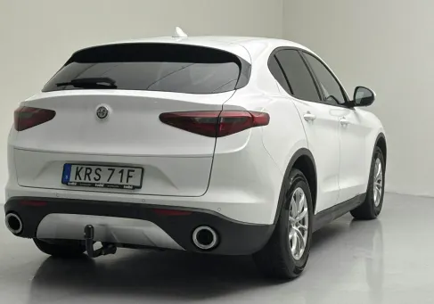 Alfa Romeo Stelvio, 2019 3