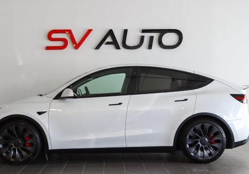 Tesla Model Y, 2023 3