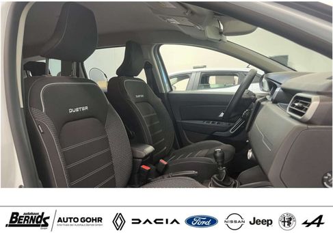 Dacia Duster, 2024 3